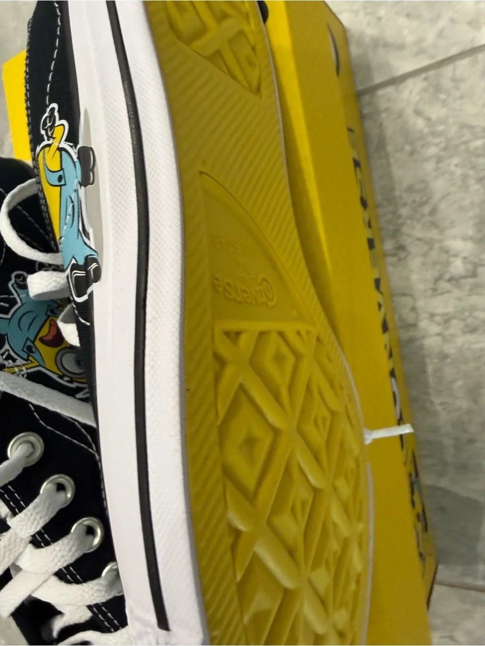 New mens Converse Sz 9 Minions Low Top Athletic Shoes Womens Sz 11